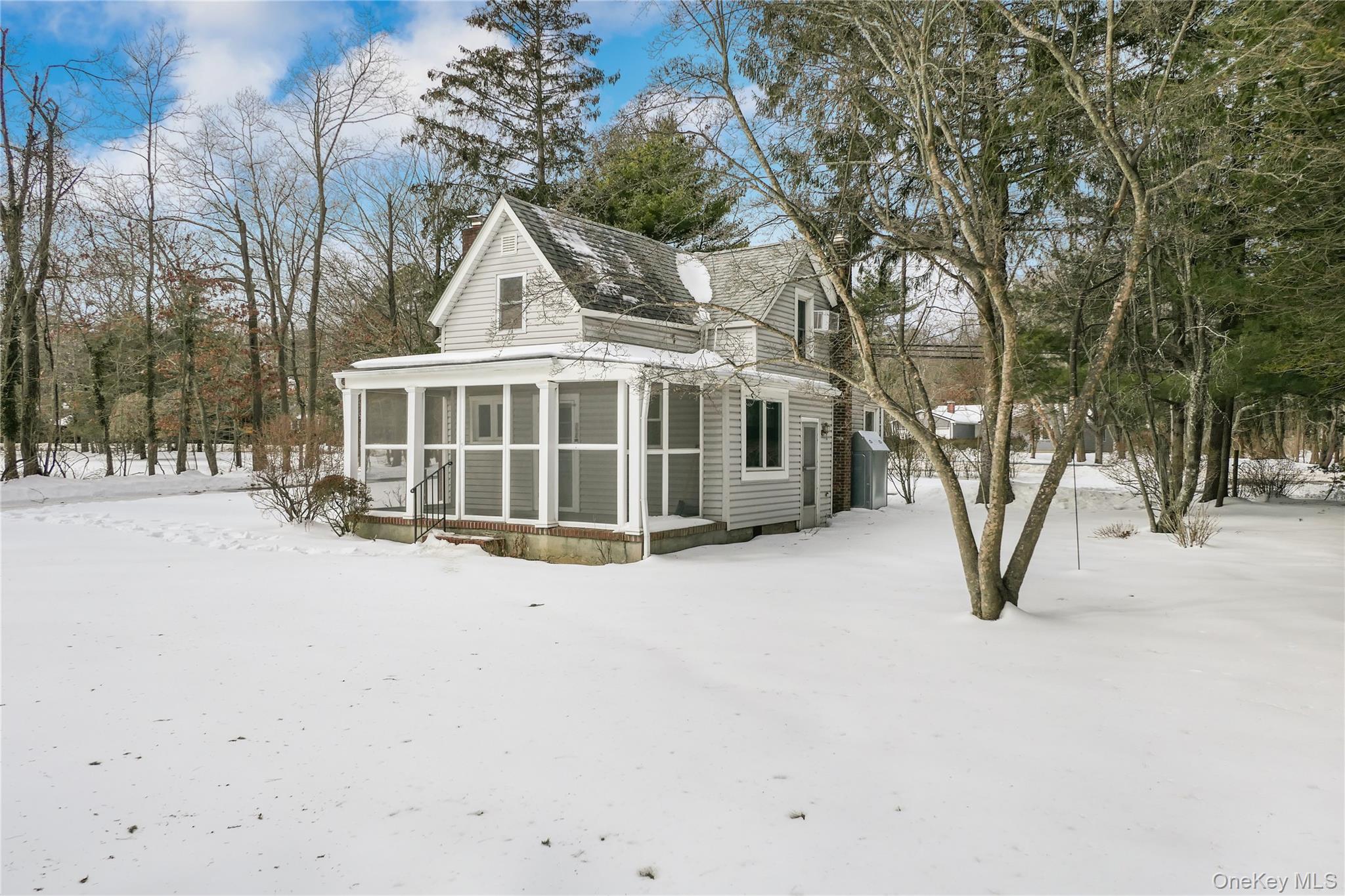 360 South Country Road Brookhaven, NY 11719 - Photo 34 of 41