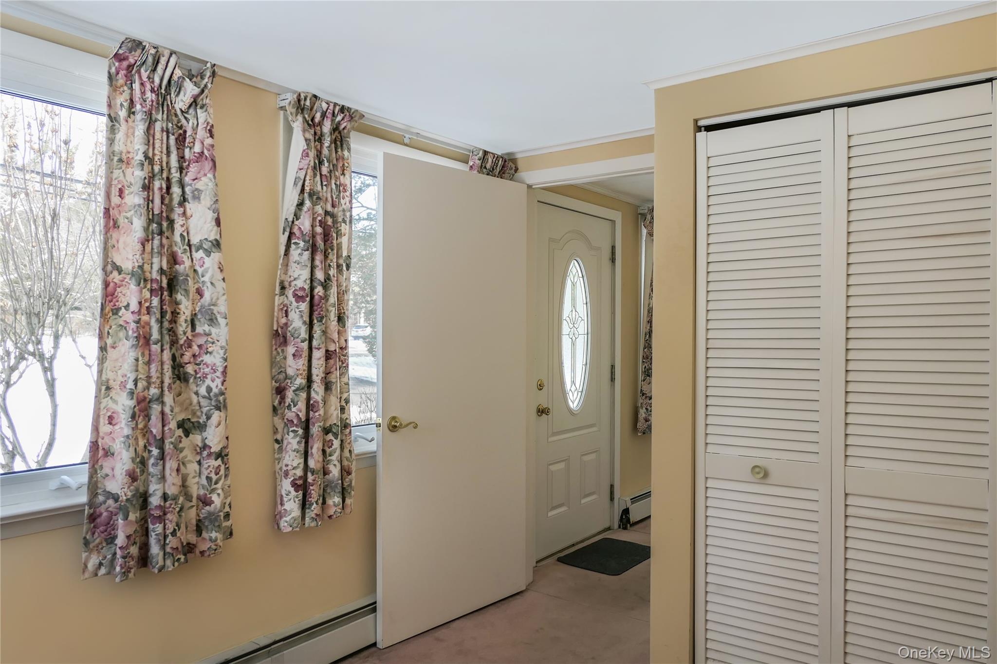 360 South Country Road Brookhaven, NY 11719 - Photo 8 of 41