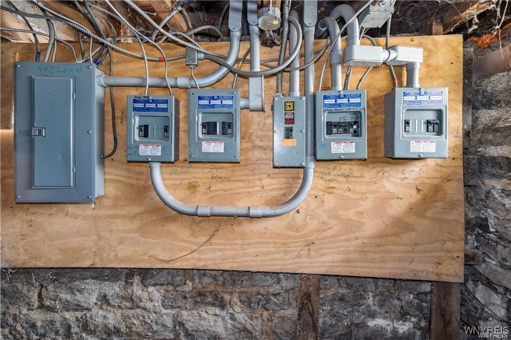 340 Rhode Island Street Buffalo, NY 14213 - Photo 23 of 25