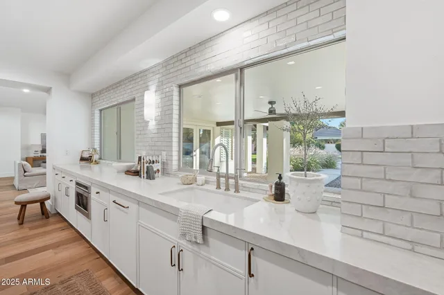 $2,699,500 | 2173 East La Vieve Lane, Tempe, AZ 85284