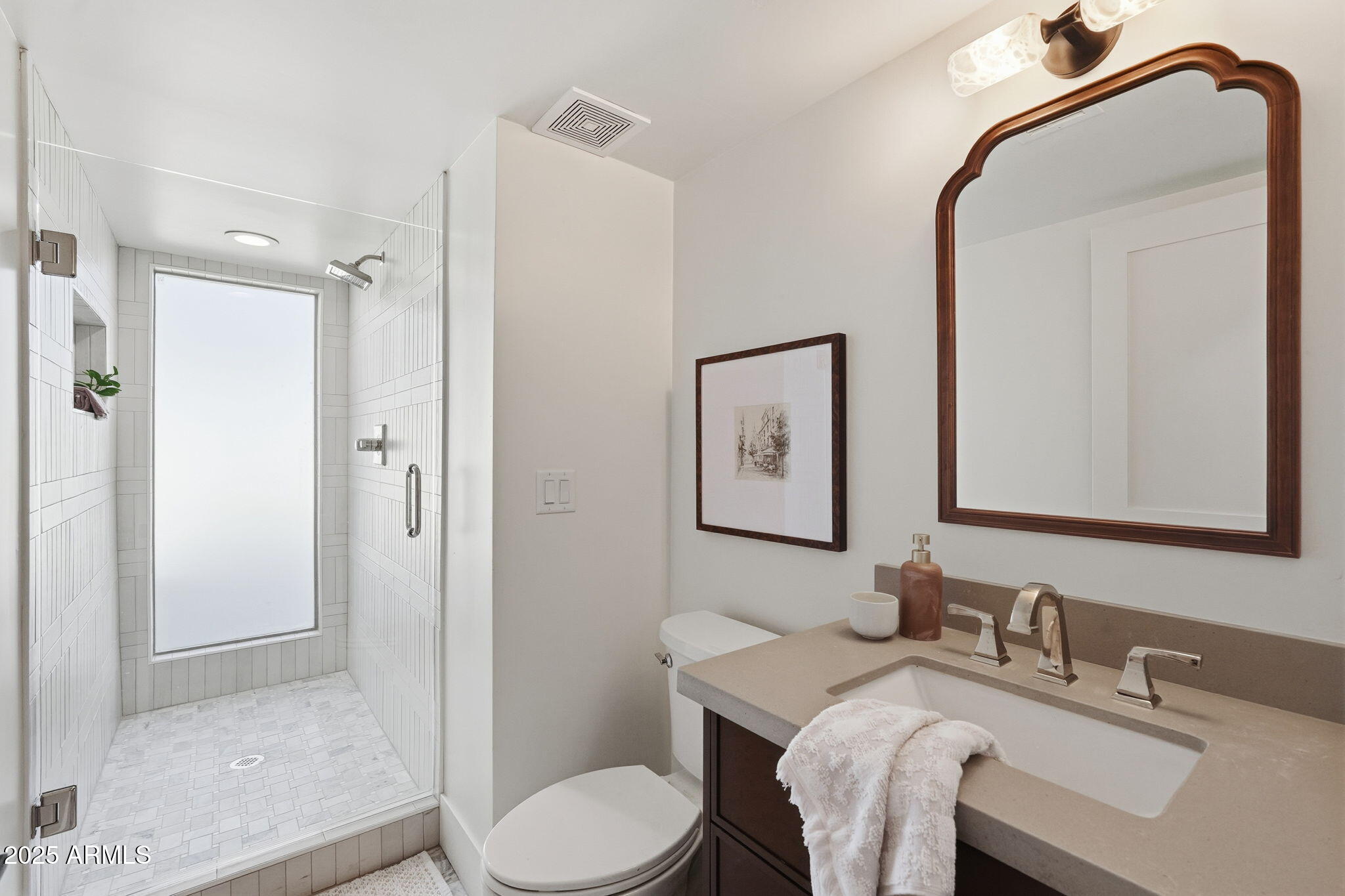 2173 East La Vieve Lane Tempe, AZ 85284 - Photo 46 of 98 Main Floor - Guest Bathroom