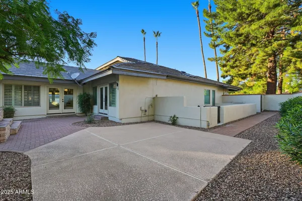 $2,499,800 | 2173 East La Vieve Lane, Tempe, AZ 85284