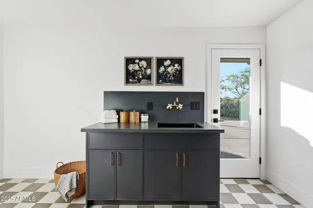 $2,699,500 | 2173 East La Vieve Lane, Tempe, AZ 85284