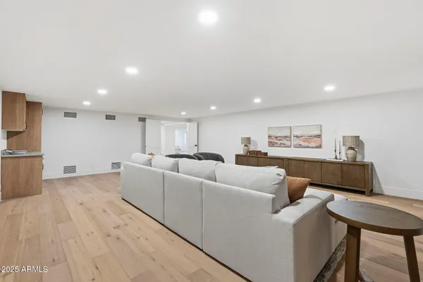$2,499,800 | 2173 East La Vieve Lane, Tempe, AZ 85284