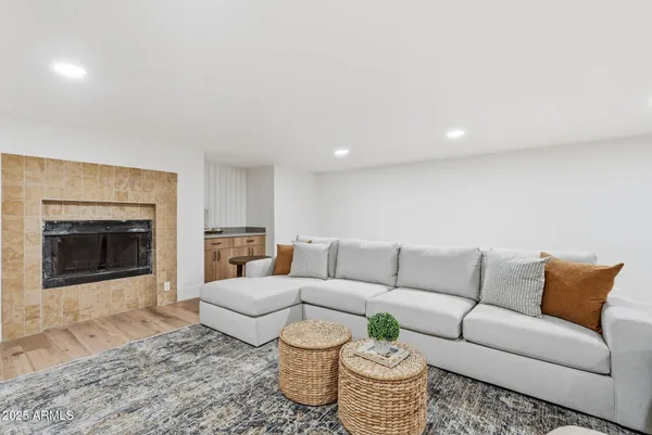 $2,499,800 | 2173 East La Vieve Lane, Tempe, AZ 85284