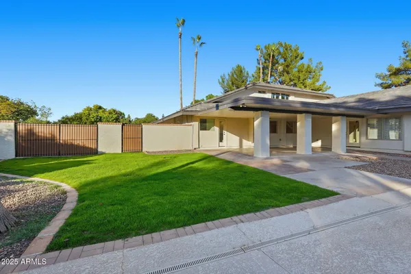 $2,499,800 | 2173 East La Vieve Lane, Tempe, AZ 85284