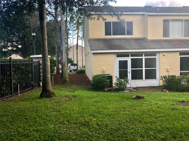$1,725 | 2302 Lake Woodberry Circle, Brandon, FL 33510