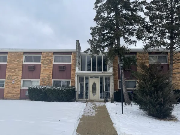 $157,900 | 212 Collen Drive, Unit 209, Lombard, IL 60148