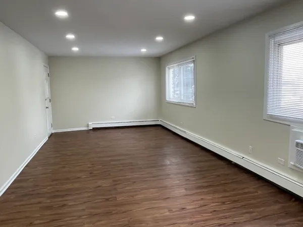 $157,900 | 212 Collen Drive, Unit 209, Lombard, IL 60148
