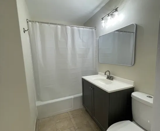 $157,900 | 212 Collen Drive, Unit 209, Lombard, IL 60148