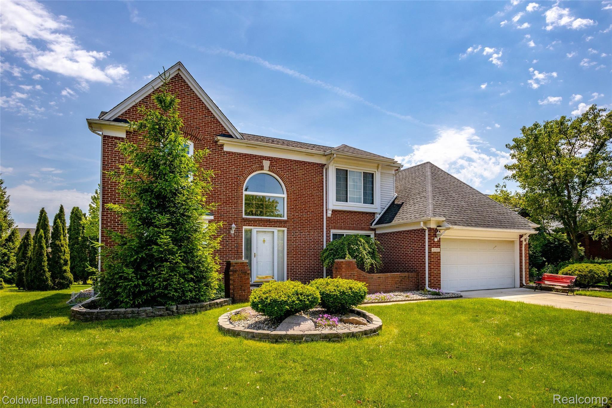 45357 Glengarry Road Canton, MI 48188 - Photo 2 of 45 45357 Glengarry L002.jpg