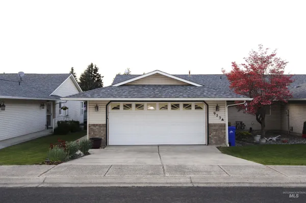 $299,900 | 923 Stewart Avenue, Unit A, Lewiston, ID 83501