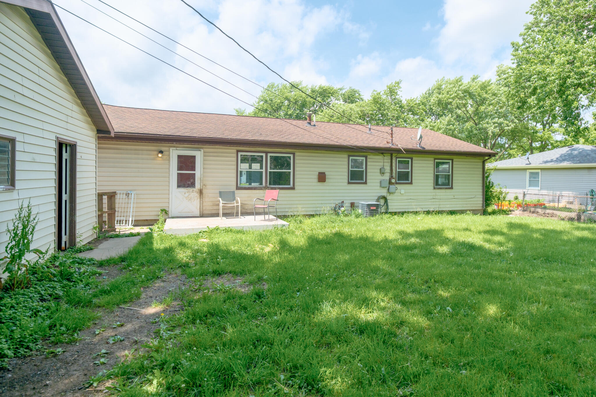 703 Dearborn Road Valparaiso, IN 46385 - Photo 3 of 33 2048x1365