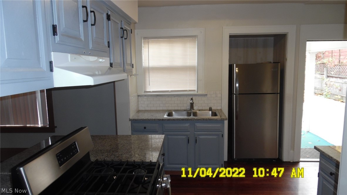 210 Edgerton Road Akron, OH 44303 - Photo 9 of 25 Kitchen W/Back Door Access