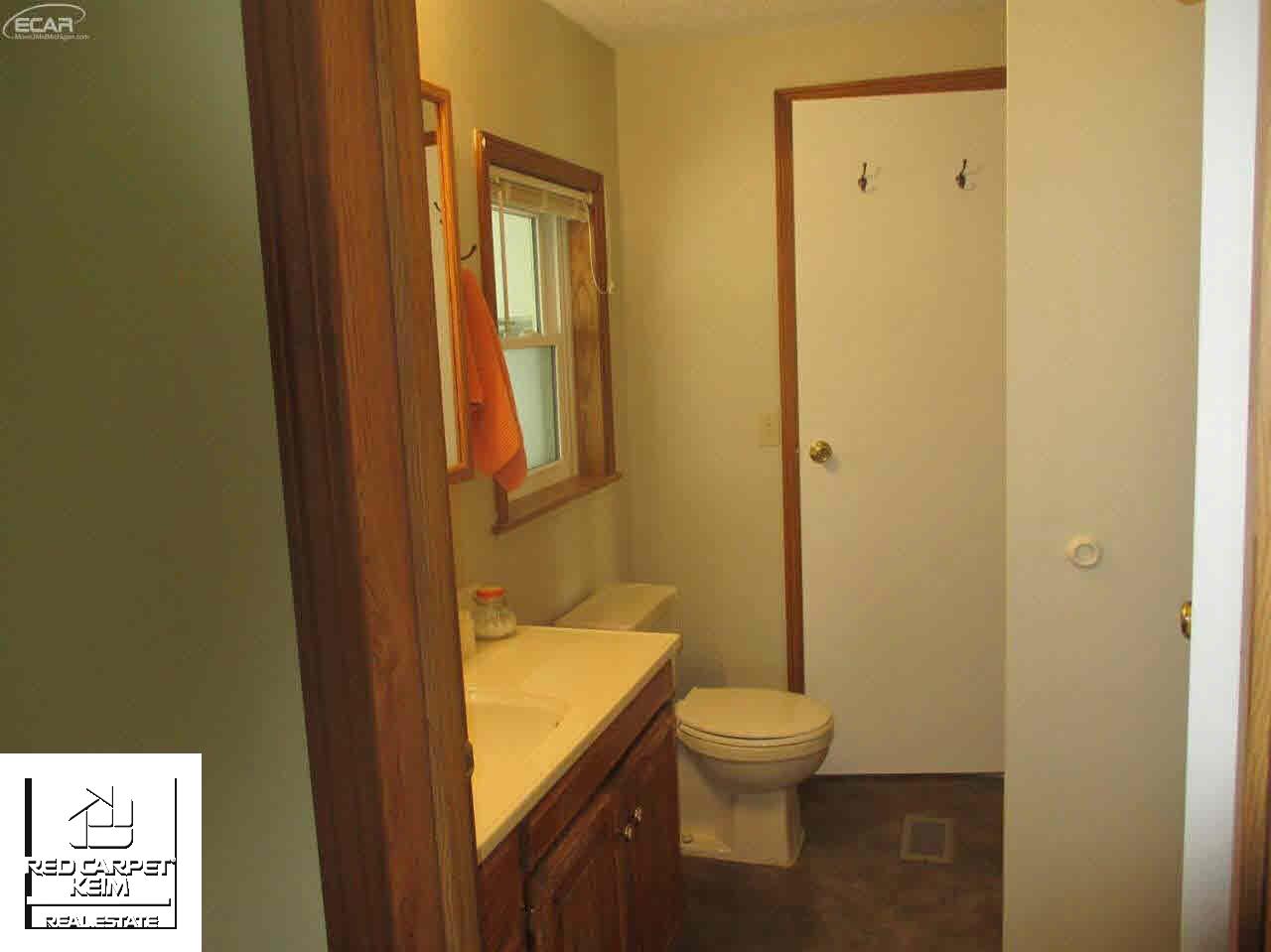 12328 East Richfield Road Davison, MI 48423 - Photo 15 of 24 21140241-14.JPG