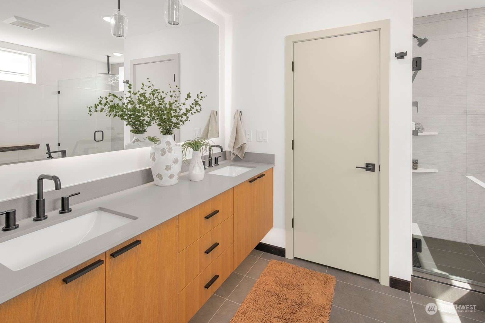 2810 Southwest Genesee Street, Unit A Seattle, WA 98126 - Photo 31 of 40 Gallery Image 31