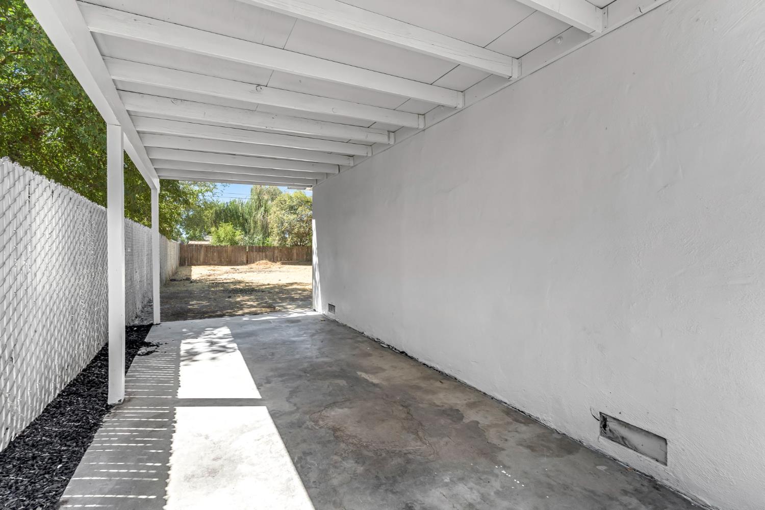 27208 Saunders Road Madera, CA 93637 - Photo 27 of 27 a view of a porch