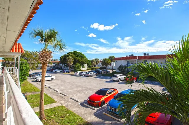 $206,000 | 1333 South Dixie Highway, Unit 222, Deerfield Beach, FL 33441