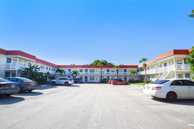 $206,000 | 1333 South Dixie Highway, Unit 222, Deerfield Beach, FL 33441