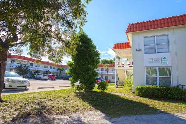 $206,000 | 1333 South Dixie Highway, Unit 222, Deerfield Beach, FL 33441
