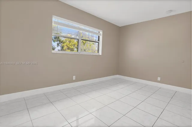 $206,000 | 1333 South Dixie Highway, Unit 222, Deerfield Beach, FL 33441