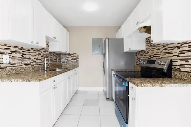 $206,000 | 1333 South Dixie Highway, Unit 222, Deerfield Beach, FL 33441