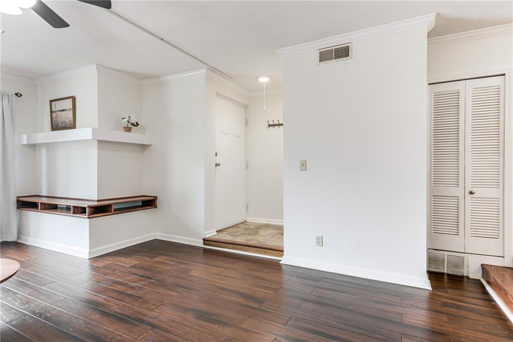 3602 Gillham Road, Unit 4 Kansas City, MO 64111 - Photo 4 of 27