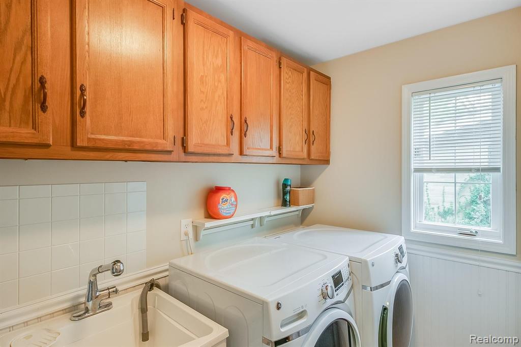 2035 Devonshire Road Bloomfield Hills, MI 48302 - Photo 33 of 36