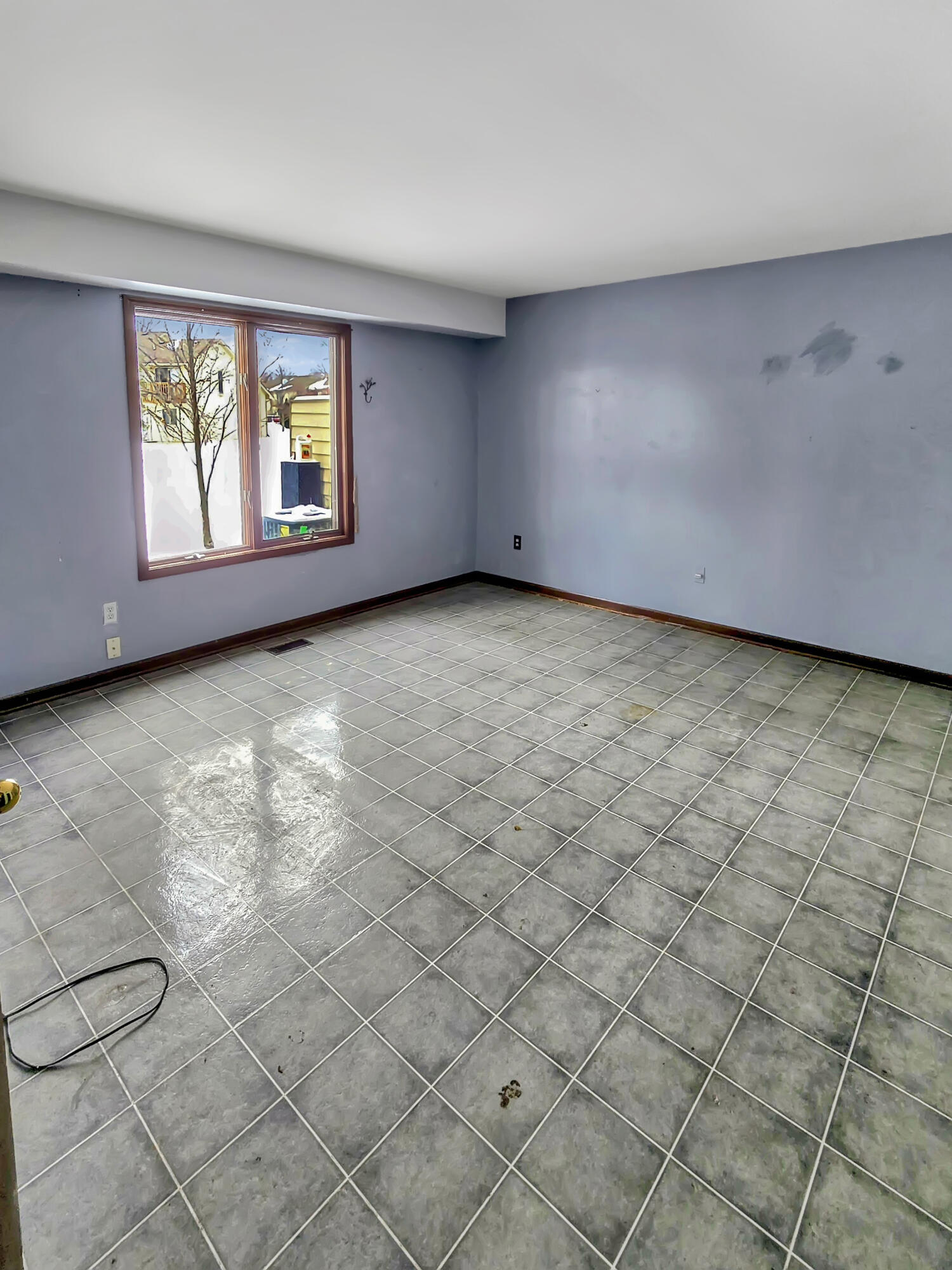 1538 Lake Street Hobart, IN 46342 - Photo 6 of 13 an empty room with windows