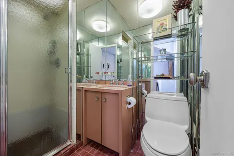 $648,000 | 21 Canterbury Road, Unit 15, Great Neck, NY 11021