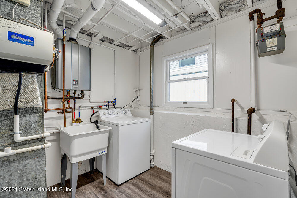 573 Rathbun Avenue Staten Island, NY 10312 - Photo 29 of 37 029_Laundry Room