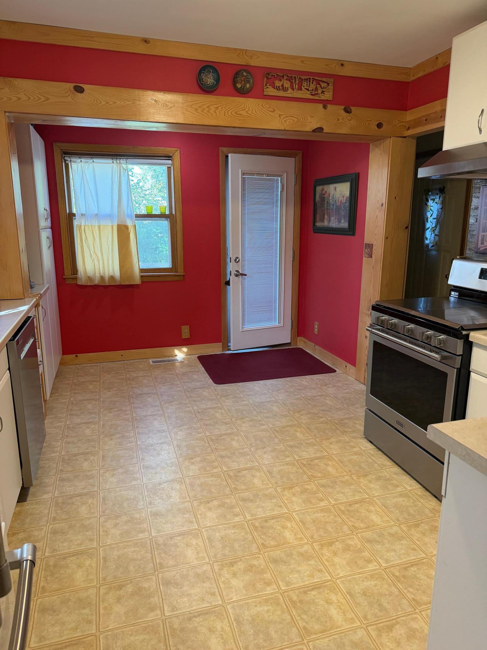 802 6th Street Southwest Willmar, MN 56201 - Photo 9 of 20 Gallery Image 9