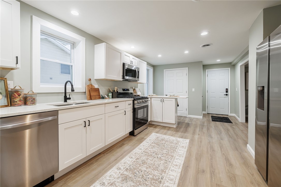 105 Madison Street East Rochester, NY 14445 - Photo 3 of 26