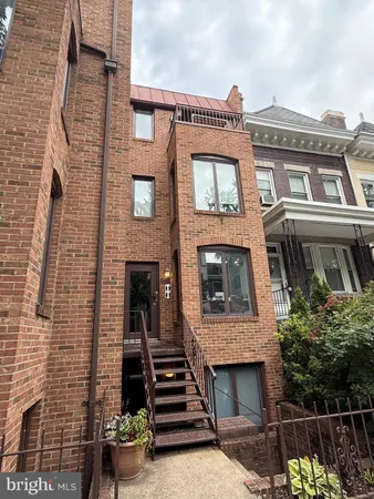 $4,500 | 1753 Swann Street Northwest, Unit 2, Washington, DC 20009