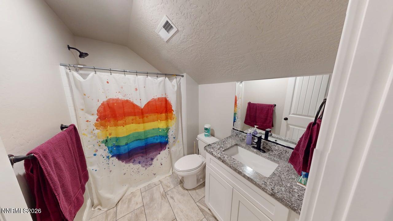165 Blue Ridge Road Battle Mountain, NV 89820 - Photo 34 of 42 Guest Bathroom 2 (Upstairs)