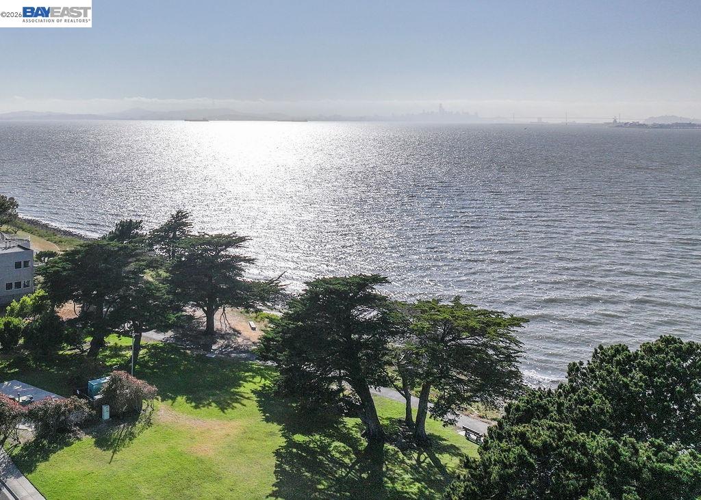 611 Harbor Road Alameda, CA 94502 - Photo 10 of 68 Gallery Image 10