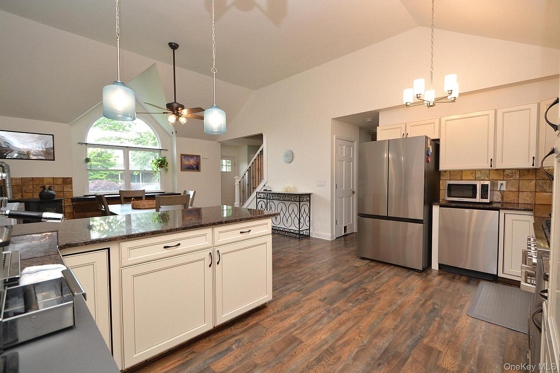 19 Fountain Road Rocky Point, NY 11778 - Photo 11 of 32