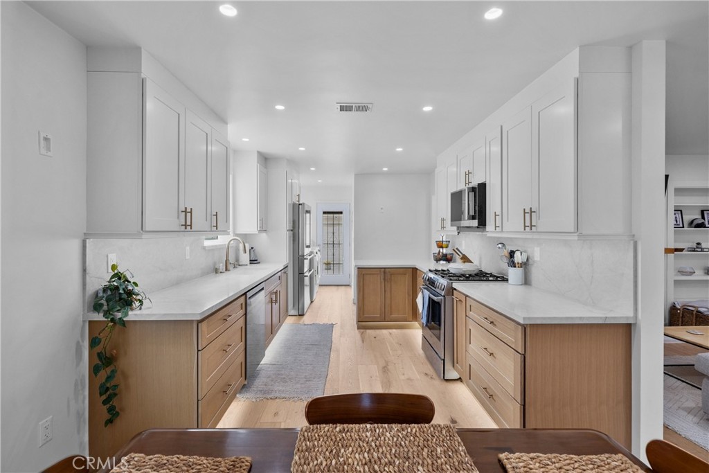 1006 East Ridgewood Street Long Beach, CA 90807 - Photo 2 of 53