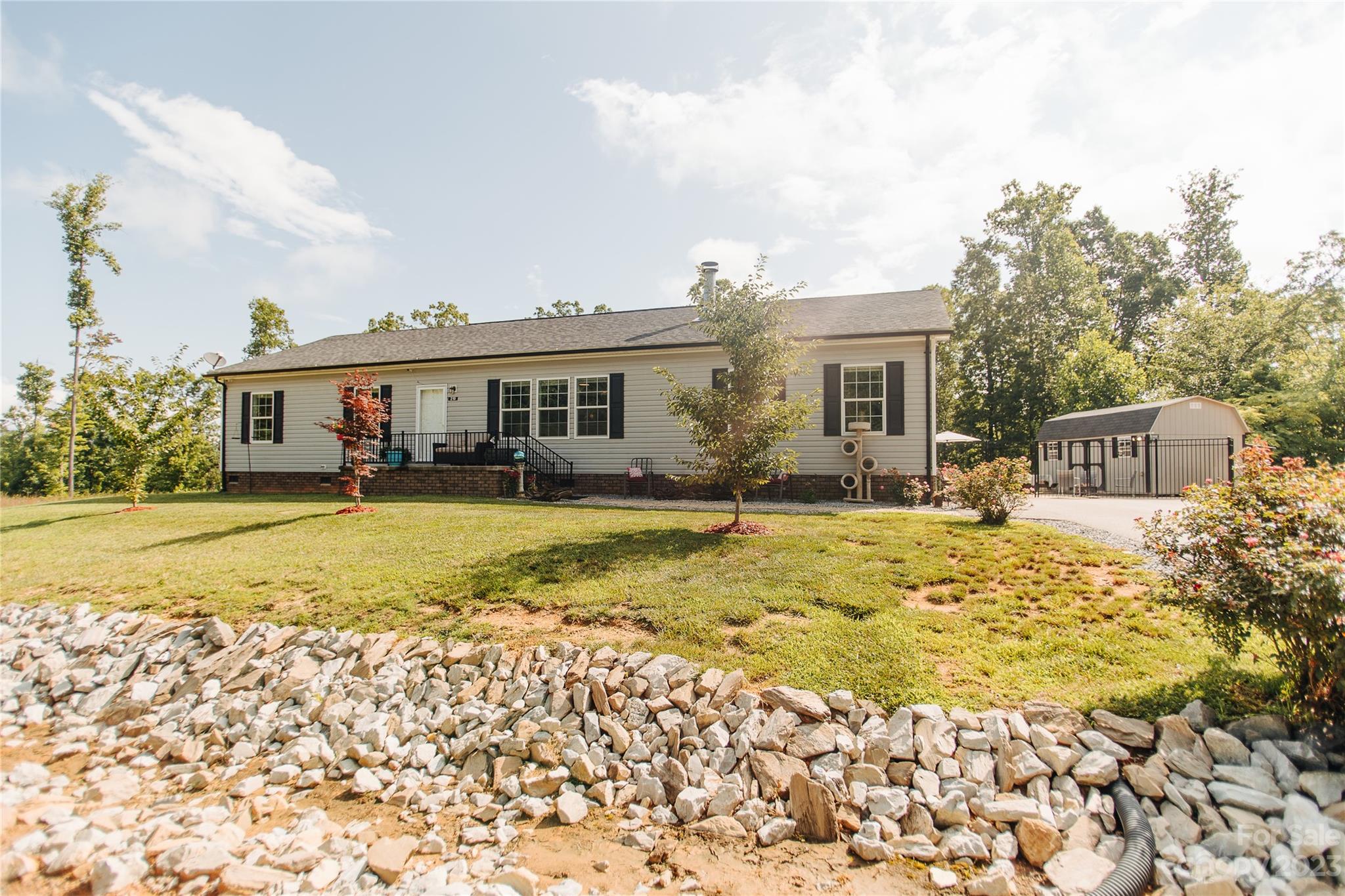 210 Mooseheart Ridge Marion, NC 28752 - Photo 30 of 37 a swimming pool view with a seating space
