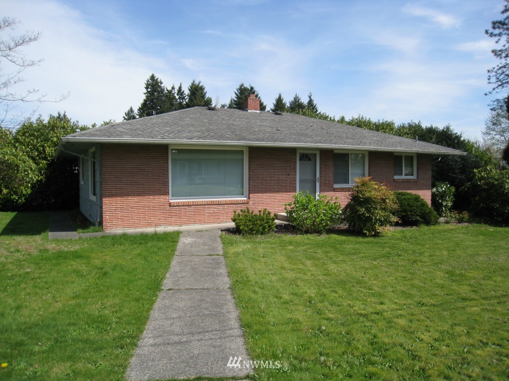 6825 Cady Road Everett, WA 98203 - Photo 1 of 3 a front view of house with yard
