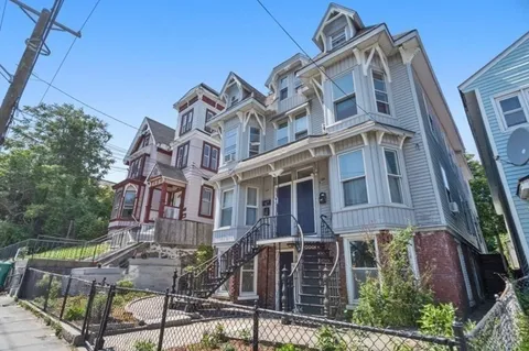 $2,600 | 155 Summer Street, Unit 155, Lowell, MA 01852