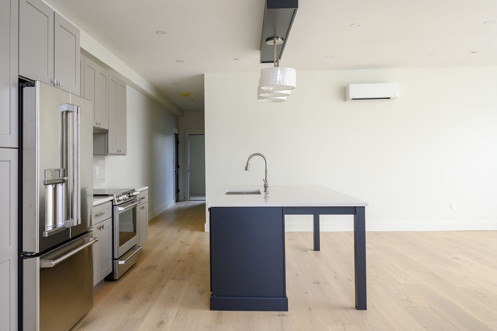21 Tanglewood Road, Unit 1 Boston, MA 02126 - Photo 7 of 27