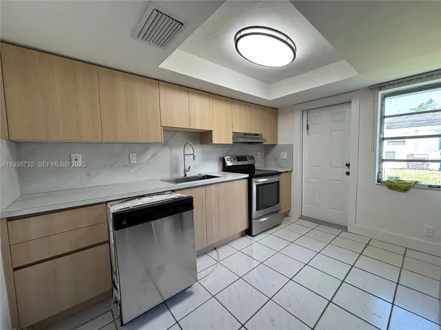 $2,200 | 5904 Southwest 27th Street, Unit S, West Park, FL 33023