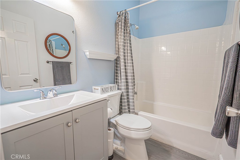 30401 Servilla Place Castaic, CA 91384 - Photo 12 of 46