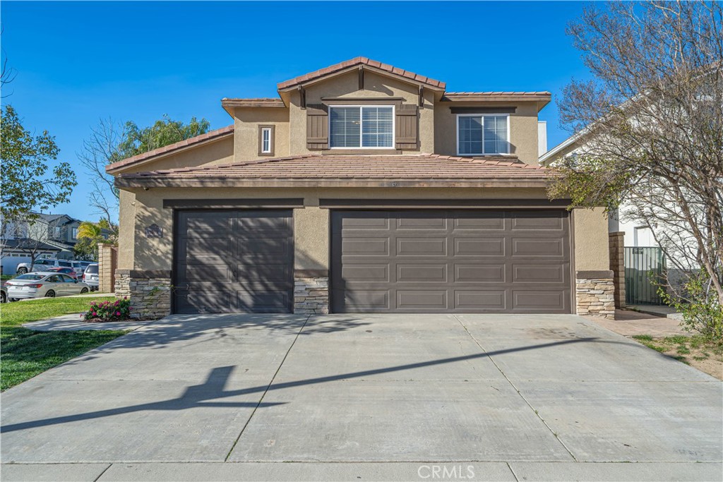 30401 Servilla Place Castaic, CA 91384 - Photo 2 of 46