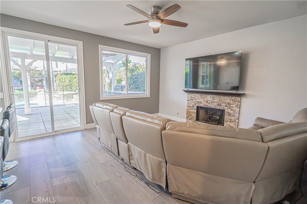 30401 Servilla Place Castaic, CA 91384 - Photo 21 of 46