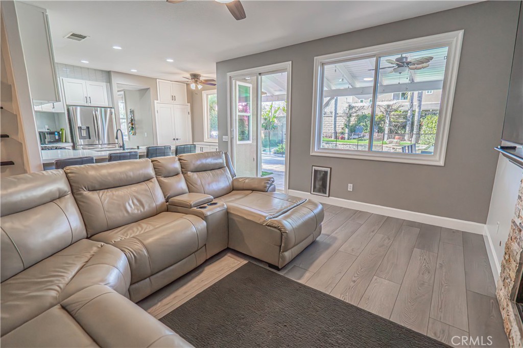 30401 Servilla Place Castaic, CA 91384 - Photo 22 of 46