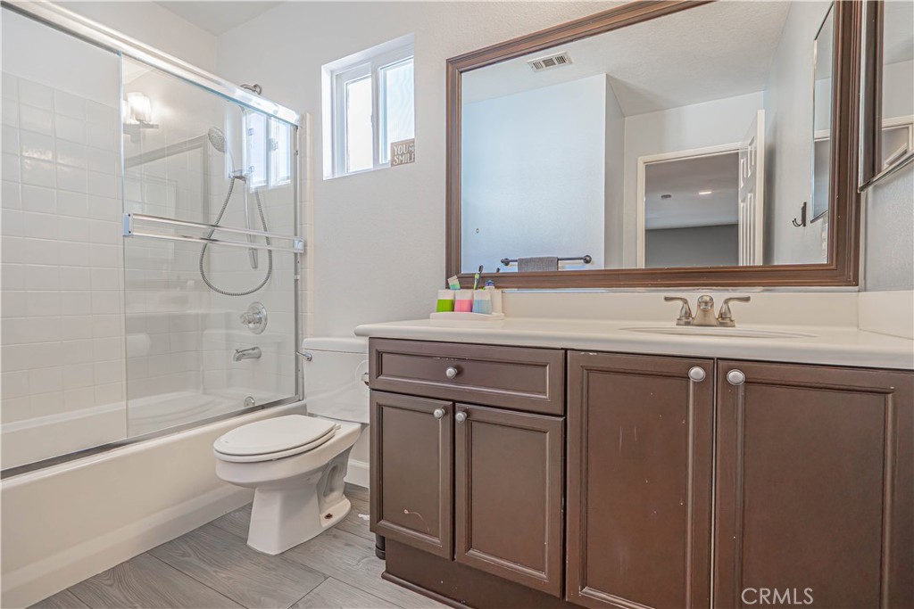 30401 Servilla Place Castaic, CA 91384 - Photo 31 of 46