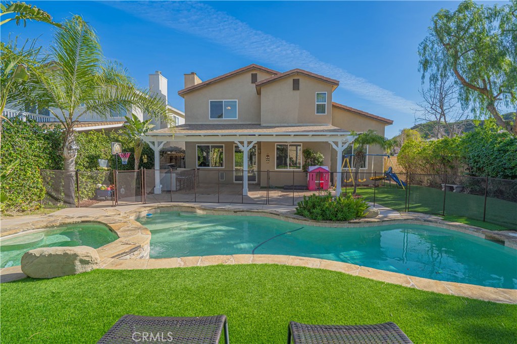 30401 Servilla Place Castaic, CA 91384 - Photo 32 of 46