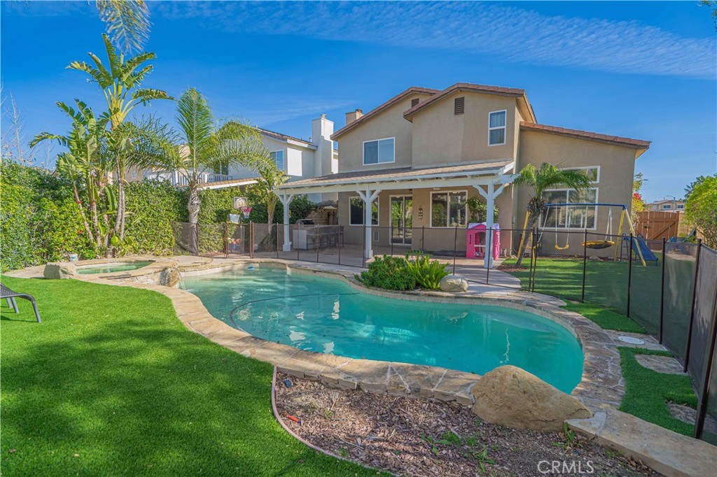 30401 Servilla Place Castaic, CA 91384 - Photo 33 of 46